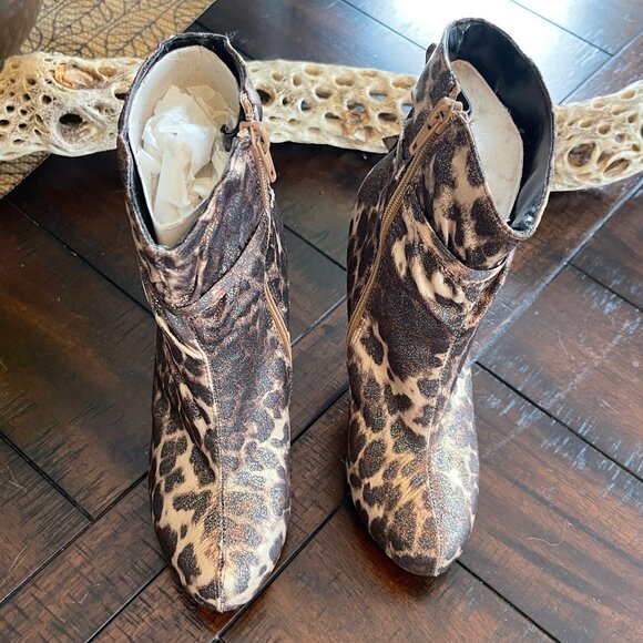 Uptown Metro Uber Sexy diba Wiz Ard Cheetah Animal Print Stiletto Heels Booties - Picture 9 of 13